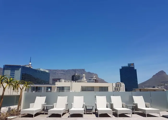 Harbour Bridge Suite 220