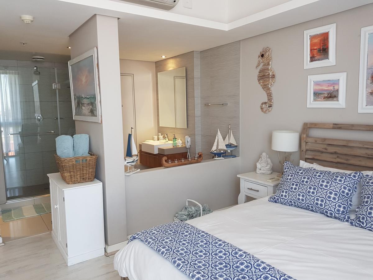 Harbour Bridge Suite 220 *